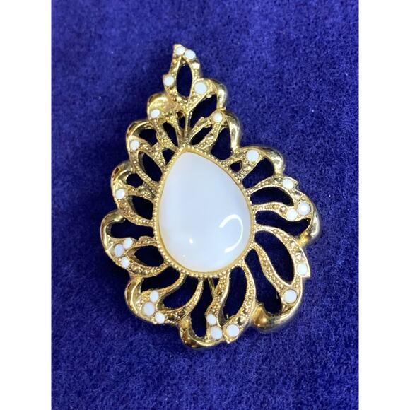Goldtone Filigree Vintage Brooch White Stone 2.6 Inch - Picture 5 of 6